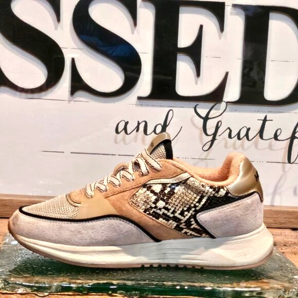 Hoff Ipanema Suede Snakeskin Sneaker in Beige Wmn 6.5 - Picture 3 of 9
